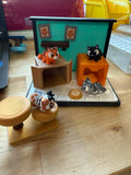 Kitty Condo and 4 kitties